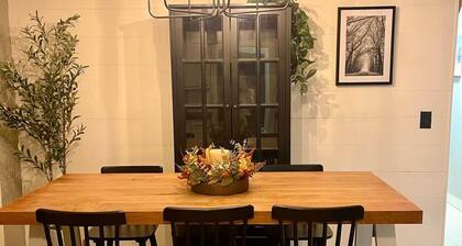 Cozy Getaway in the Heart of Marion, Illinois!