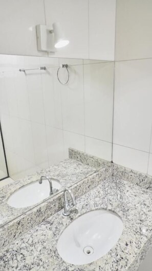 Triple Room, City View | Desk, laptop workspace