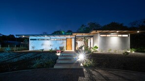 Exterior - New Luxury privacy Villa, large pool Playa Grande. (Cabo Velas)