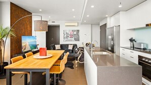 Unclassified image, 3 of 11, button - Elegant 1-Bed by Riverside Park & Amenities (Canterbury)