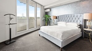 Unclassified image, 5 of 11, button - Elegant 1-Bed by Riverside Park & Amenities (Canterbury)