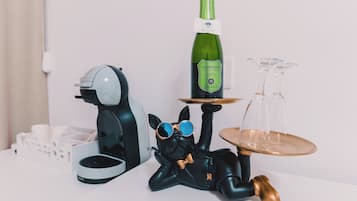 Una scrivania, postazione laptop, Wi-Fi gratuito