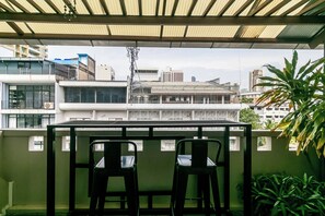 تناول الطعام بالخارج