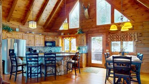 Dining - Sweet Retreat • Hot Tub, Fire Pit, Pet Friendly (Sugar Mountain)