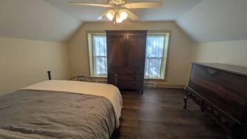 2 dormitorios, tabla de planchar con plancha, wifi gratis y ropa de cama