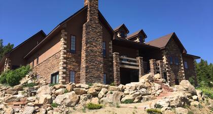 Warm Thanksgiving Escape with Views & Easy Access to Black Hawk Casinos