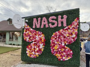 المنطقة المحيطة بالمنشأة