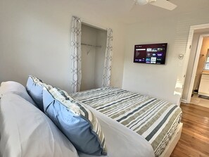 4 chambres, bureau, fer et planche à repasser, accès au Wi-Fi (inclus)