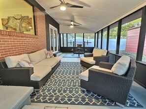 Interior - Wonder Way: Sleeps 8! 4Bd/2Bth/Gym~Near NAS Jax~ (Jacksonville)
