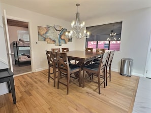 Dining - Wonder Way: Sleeps 8! 4Bd/2Bth/Gym~Near NAS Jax~ (Jacksonville)