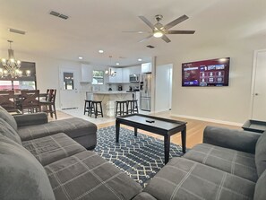 Smart TV - Wonder Way: Sleeps 8! 4Bd/2Bth/Gym~Near NAS Jax~ (Jacksonville)