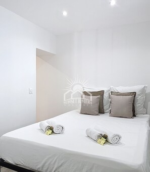 1 bedroom, iron/ironing board, WiFi, bed sheets - THE LAVENDER NEST III For 3 By Sunset (Valbonne)