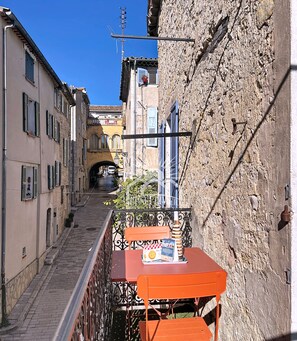 Outdoor dining - THE LAVENDER NEST III For 3 By Sunset (Valbonne)