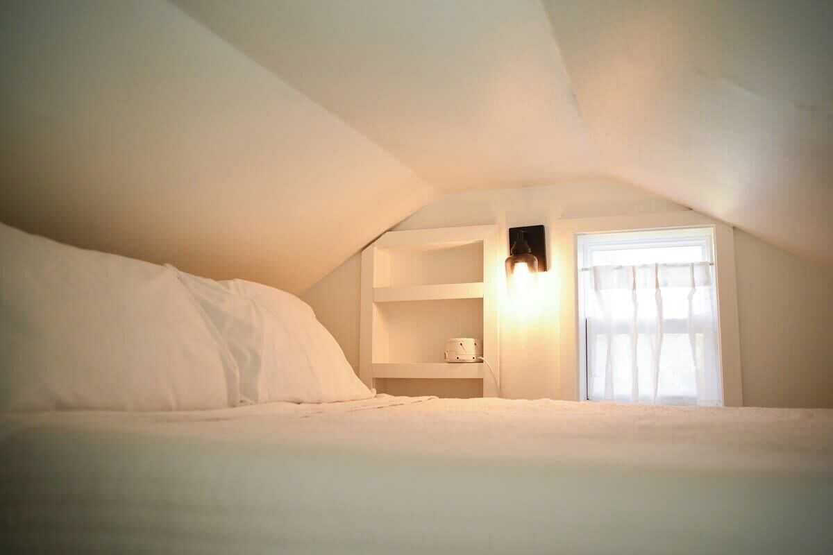 1 bedroom, iron/ironing board, WiFi (free), bed sheets