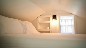 1 bedroom, iron/ironing board, WiFi (free), bed sheets - Downtown Caldwell Tiny Home - 1 mi UCA (Conway)