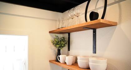 Tiny Home on Davis - Walk to Downtown - 1mi to UCA