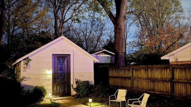 Terrace/patio - Downtown Caldwell Tiny Home - 1 mi UCA (Conway)