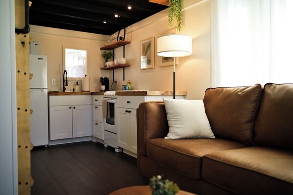 Interior - Tiny Home on Davis - Walk to Downtown - 1mi to UCA (Conway)