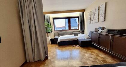 10 min to Old Town | Winter Garden, Grill, Elevator & Cinema