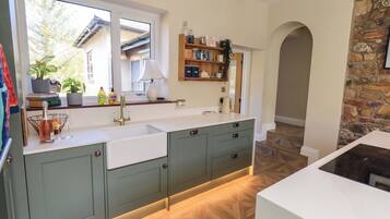 Ferienhaus | Eigene Küche | Geschirrspüler, Kochgeschirr/Geschirr/Besteck