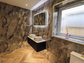 Cottage | Bathroom | Shower, hair dryer - Yew Tree Cottage (Wigton)