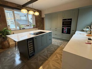 洗碗機、鍋具/餐盤/廚房用品