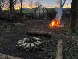 Cottage | Property grounds - Yew Tree Cottage (Wigton)