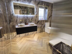 Cottage | Bathroom | Shower, hair dryer - Yew Tree Cottage (Wigton)