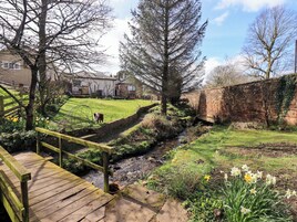 Cottage | Property grounds