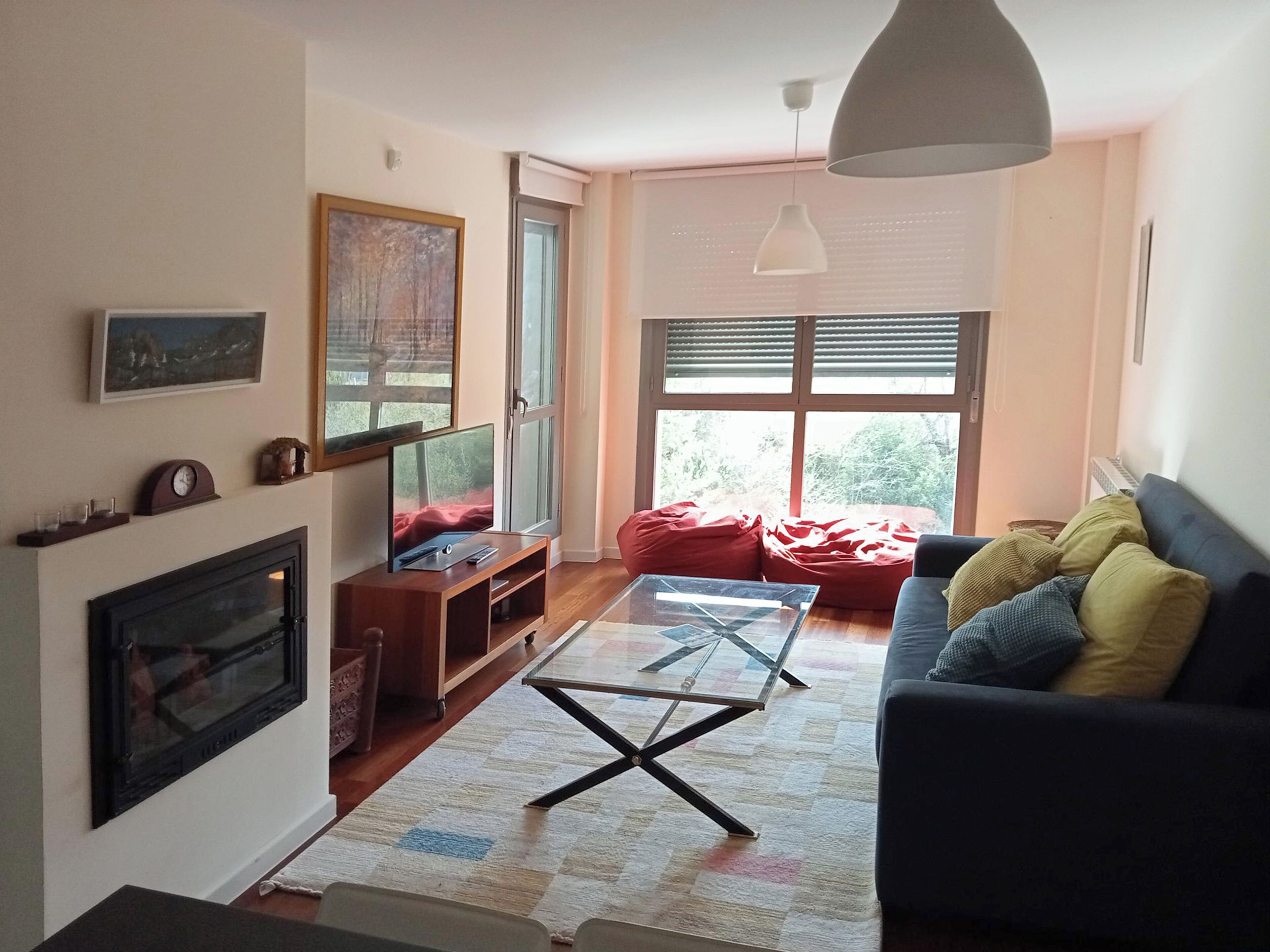 Basic Apartment | Living area | Flat-screen TV