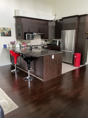 ميكروويف، فرن، موقد طهي مسطح، غسالة أطباق