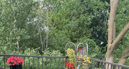 A bella vista Condo/Loft on Ottawa river 7 km from downtown Ottawa