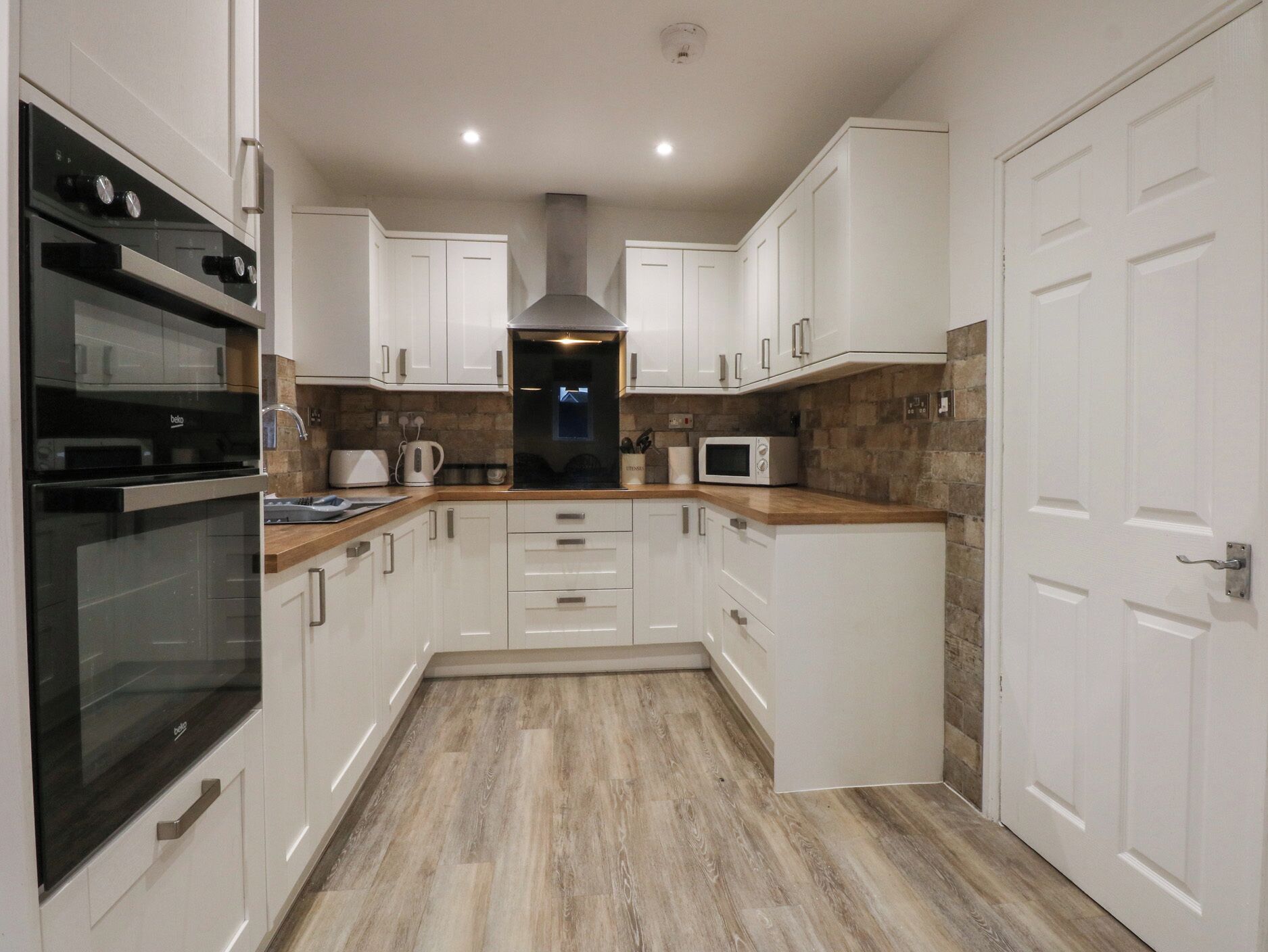 Lavavajillas y utensilios de cocina 