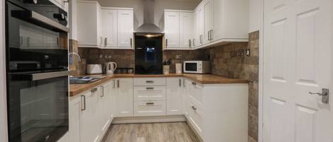 Dishwasher, cookware/dishes/utensils