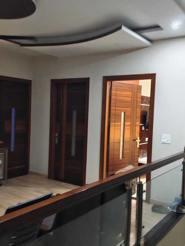 Televisión LED de 43 pulgadas con canales por cable 