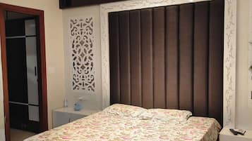 Quarto casal, vista para o parque | Ferros/tábuas de passar roupa, Wi-Fi de cortesia