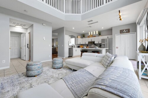 Family-friendly 6-bedroom Villa With Pool, Game Room, and Themed Bedrooms at Emerald Island Resort