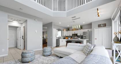 Family-friendly 6-bedroom Villa With Pool, Game Room, and Themed Bedrooms at Emerald Island Resort