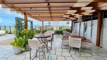 Estúdio grand | Opções para refeição ao ar livre