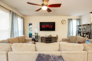 Smart TV - Family Spacious & Fun 2mins to Shooting Complex Yard (San Antonio)