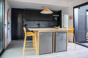 Fridge, microwave, oven, stovetop - Lakeland Boutique House (San Martín de Valdeiglesias)