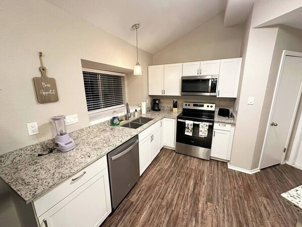 Private kitchen - NE San Antonio, Quiet and Safe Family Neighborhood (Live Oak)
