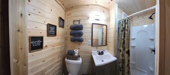 C&J Getaway Cabin & Bunkhouse on the Snowmobile & ATV Trails