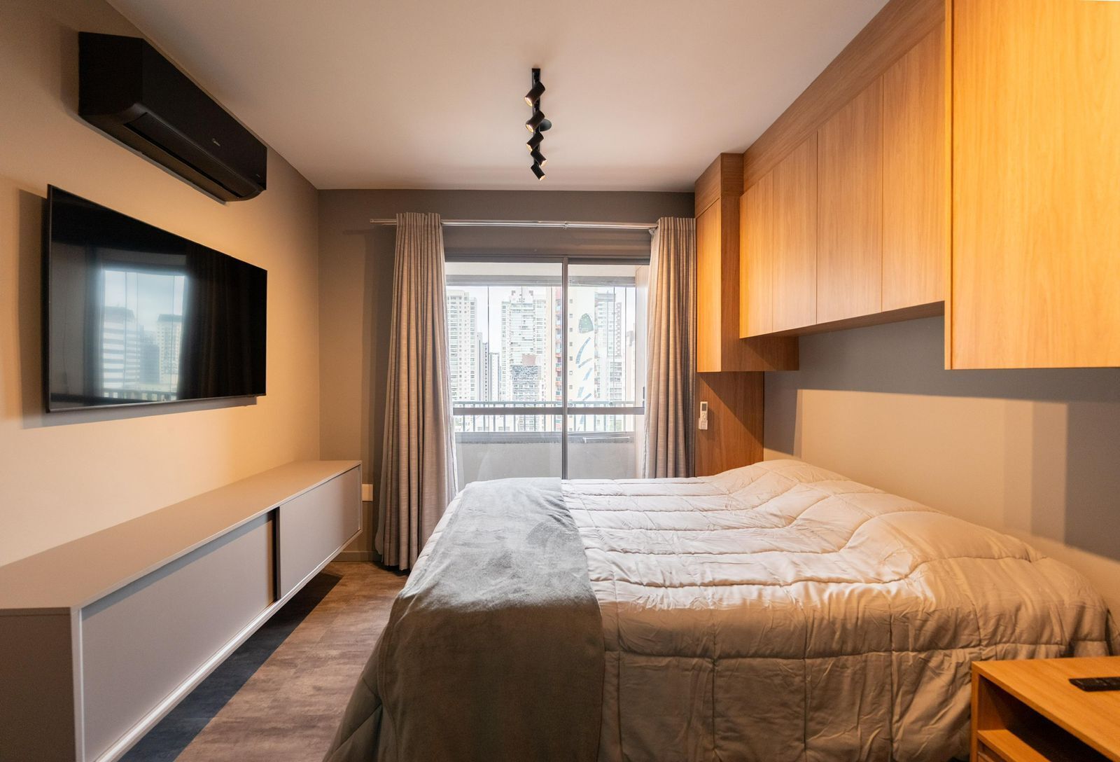 Ferros/tábuas de passar roupa, Wi-Fi de cortesia, roupa de cama