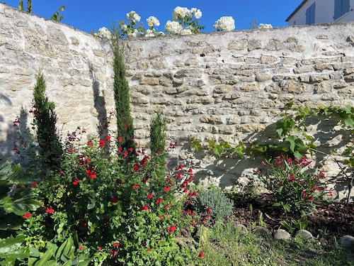 Les Pierres Salées