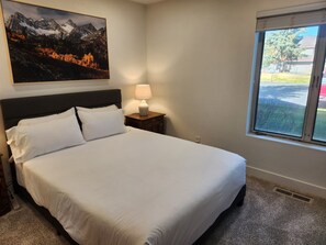 2 bedrooms, iron/ironing board, WiFi - Snowcreek Resort Vacation Rental 629 (Mammoth Lakes)