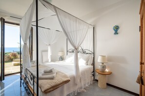 3 slaapkamers, een strijkplank/strijkijzer, wifi, beddengoed