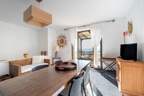 TV - Apartment 'Cala D'Aspide - Apt 2' with Sea View, Wi-Fi and Air Conditioning (Santa Caterina di Nardò)