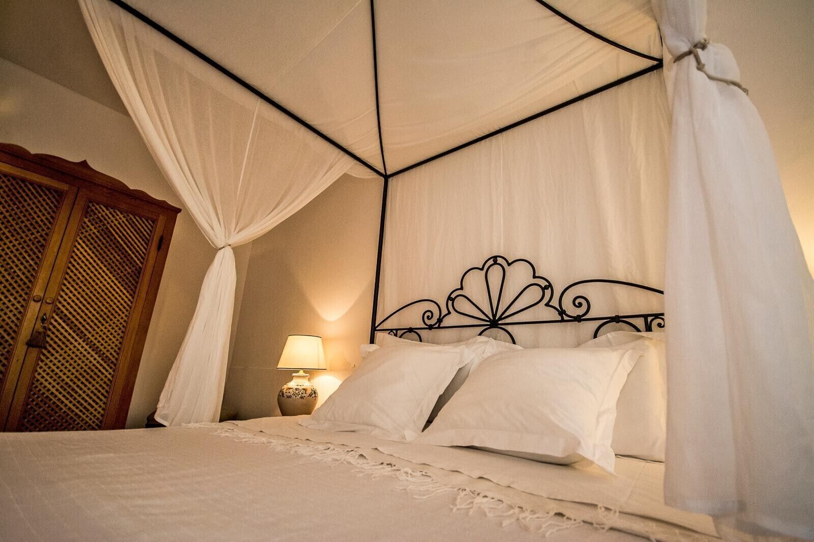 3 chambres, fer et planche à repasser, Wi-Fi, draps fournis