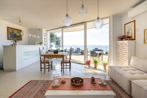 Apartment 'Cala D'Aspide - Apt 3' with Sea View, Wi-Fi and Air Conditioning